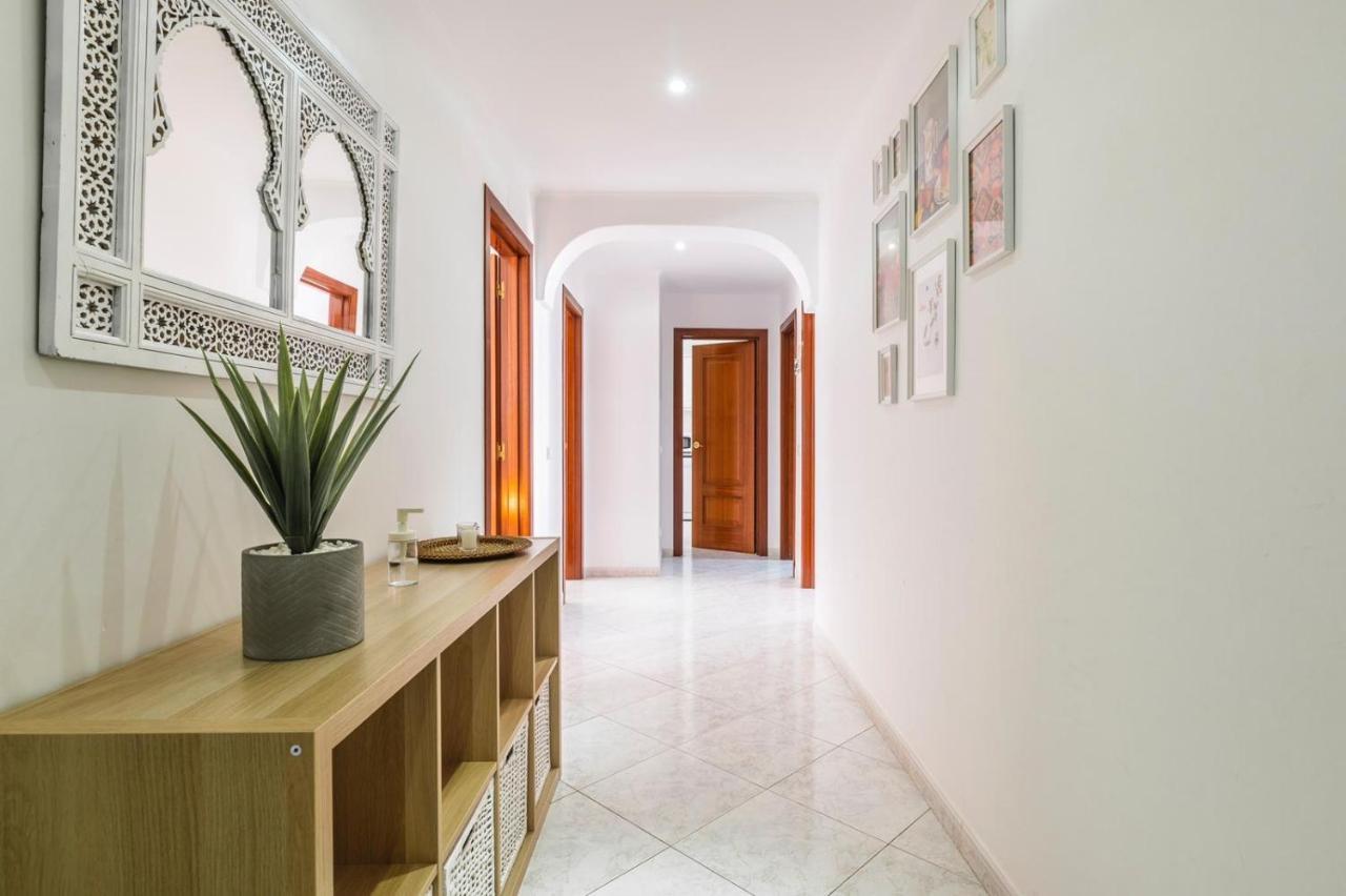 Flat With Ac, Wifi, Netflix, Balcony - 3 Min From The Beach Apartamento Armação de Pêra Exterior foto