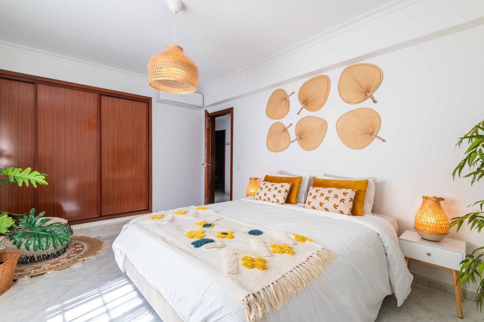 Flat With Ac, Wifi, Netflix, Balcony - 3 Min From The Beach Apartamento Armação de Pêra Exterior foto