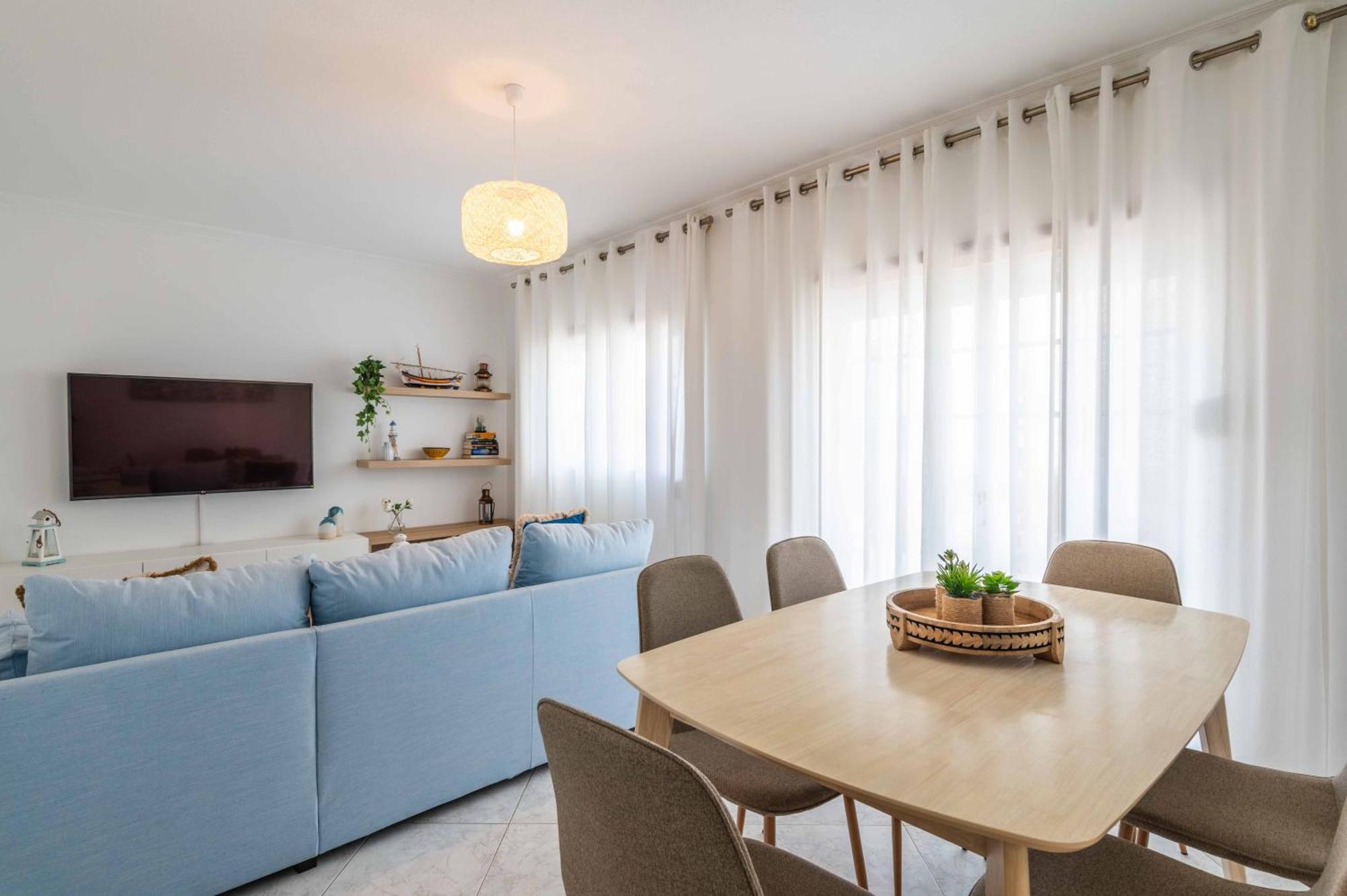 Flat With Ac, Wifi, Netflix, Balcony - 3 Min From The Beach Apartamento Armação de Pêra Exterior foto